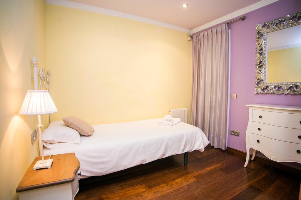 Splendid Gaudi Mercat Del Ninot Apartment Barcelona